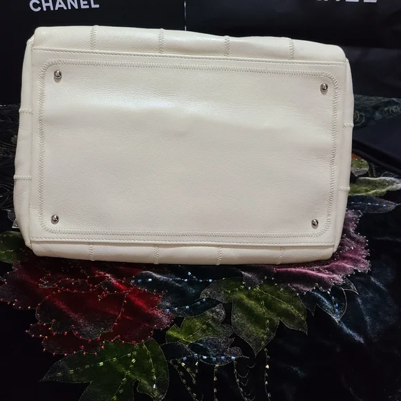 Chanel Bag - Picture 9 of 16